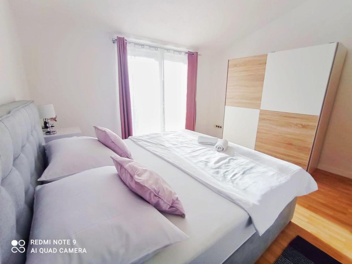 Apartman Mia With Pool1 Split Exterior foto