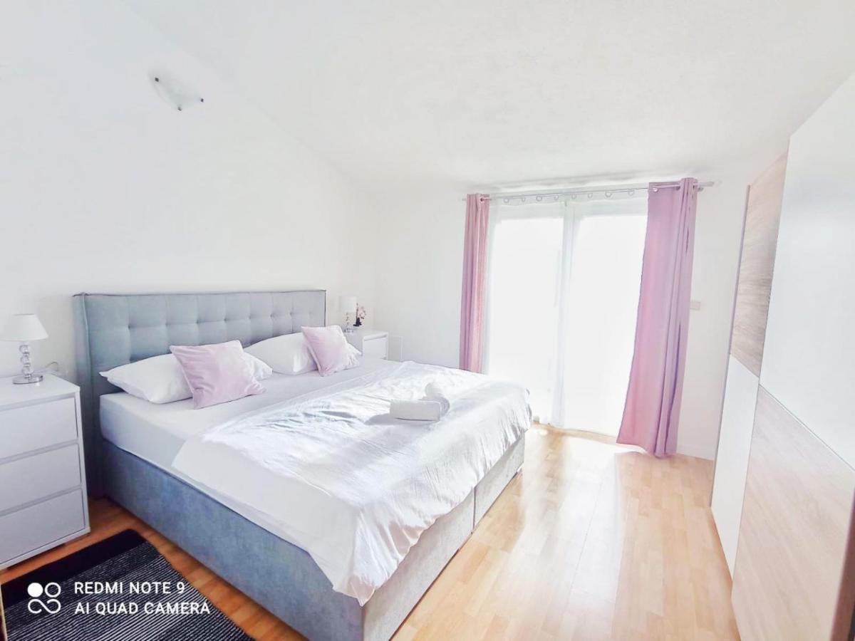 Apartman Mia With Pool1 Split Exterior foto